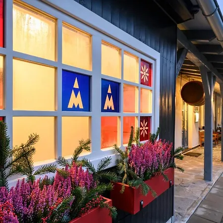 게스트하우스 Maxmillian & Restaurant