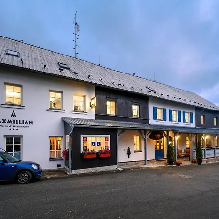 Maxmillian & Restaurant 3*