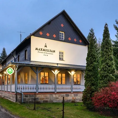 Maxmillian & Restaurant * Marenice