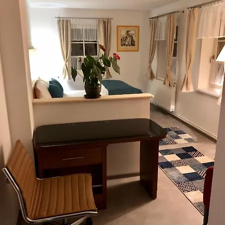 Maxmillian & Restaurant Guest house