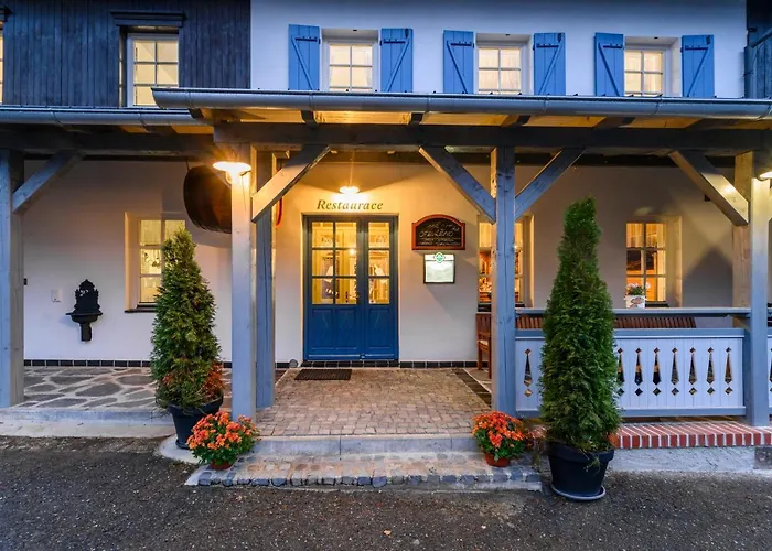 Maxmillian & Restaurant