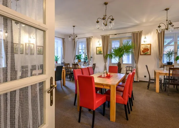 Maxmillian & Restaurant Pensjonat 3*